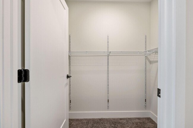 Building Photo - 120 N Compass Way