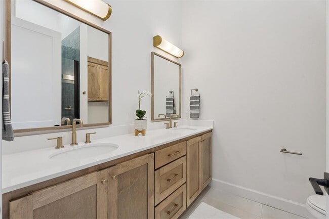 Building Photo - 18817 Selah Wy