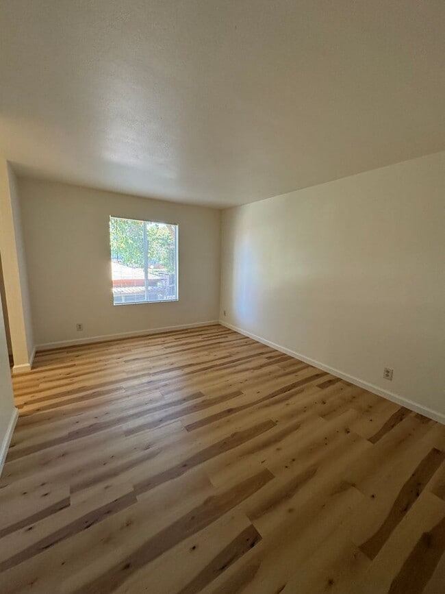 Building Photo - 38500 Paseo Padre Pkwy