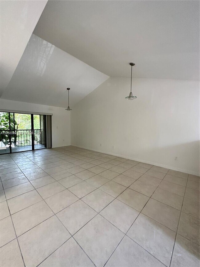 Building Photo - 9607 SW 138th Ave