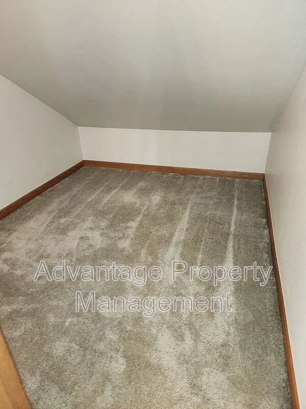 Building Photo - 494 Nandina St