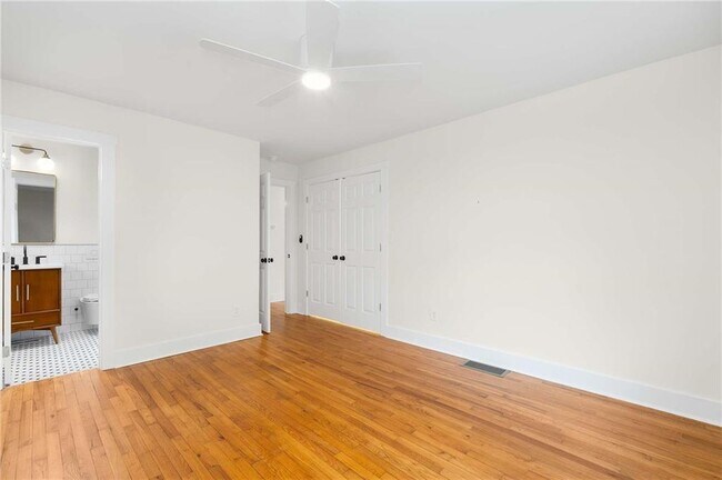 Building Photo - 1857 Boulderview Dr SE
