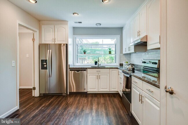 Building Photo - 5415 Helm Ct