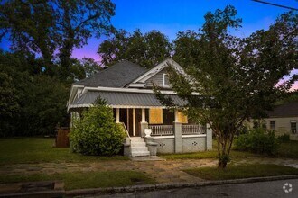 Building Photo - Charming 3 Bedroom, 2 Bathroom house