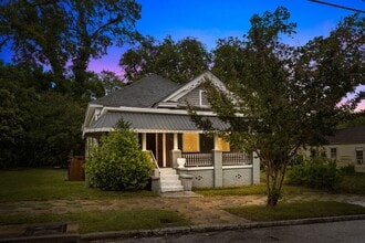Building Photo - Charming 3 Bedroom, 2 Bathroom house