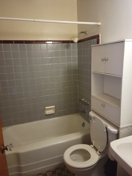 Building Photo - 3920 N 6th St