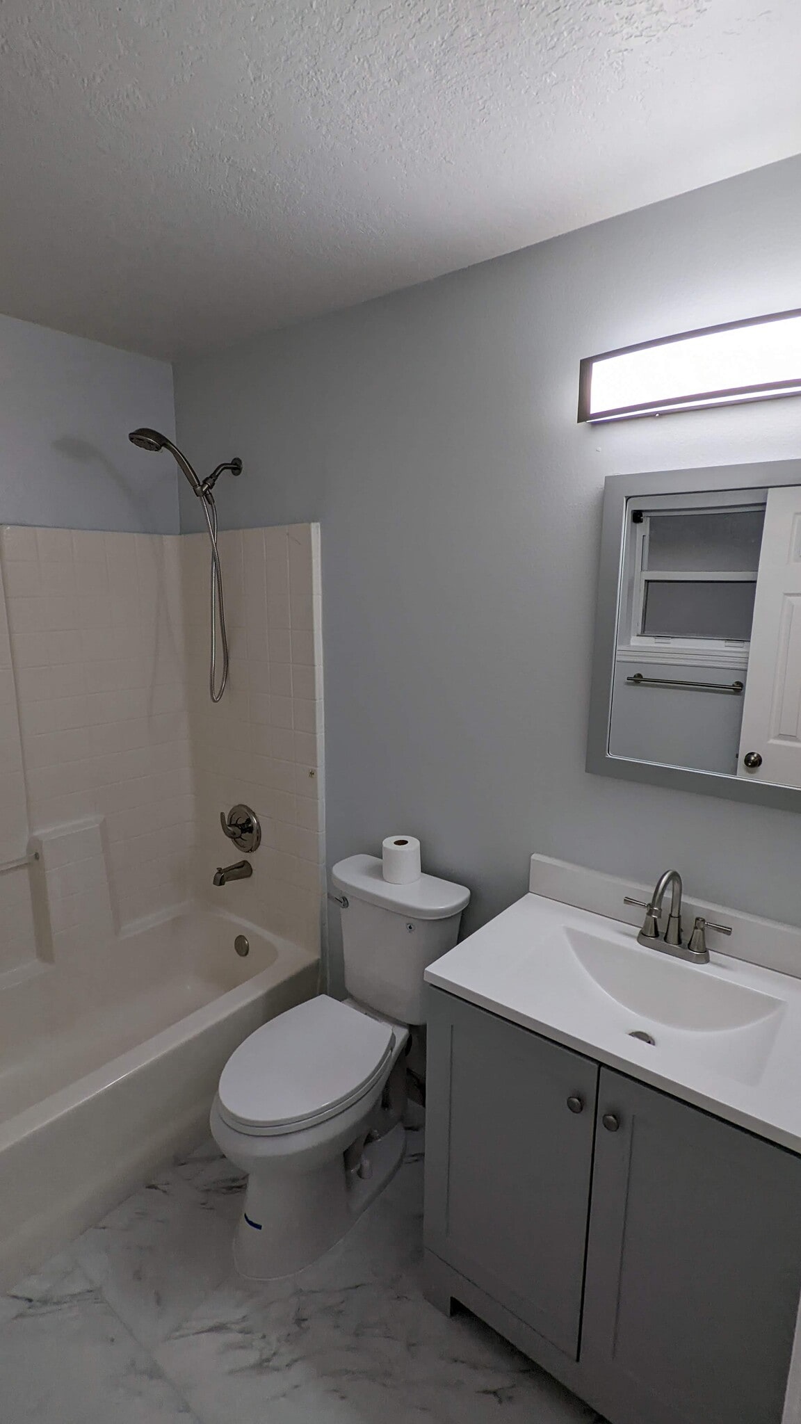 Building Photo - 3048 Pineda Dr