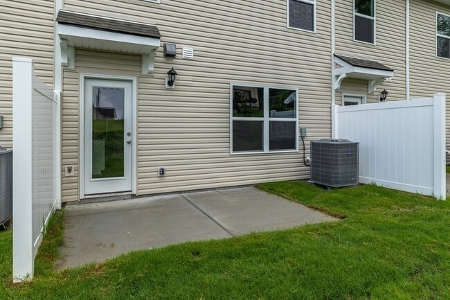 Building Photo - 130 Mattie Ct
