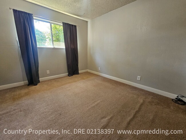 Building Photo - 12183 Dry Creek Rd