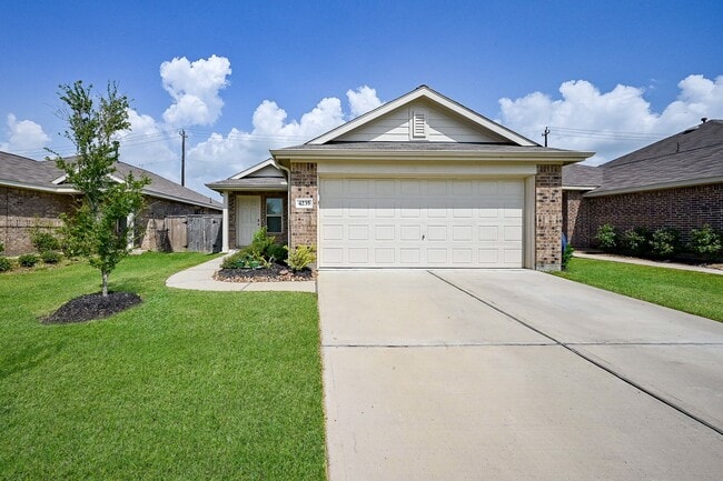 Primary Photo - 4235 Palmetto Grv Ln