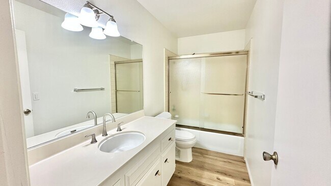 Building Photo - Beautiful Ranch-Style, Single-Story, on Co...