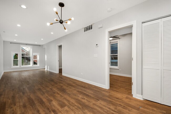 Building Photo - 2311 S Whipple St