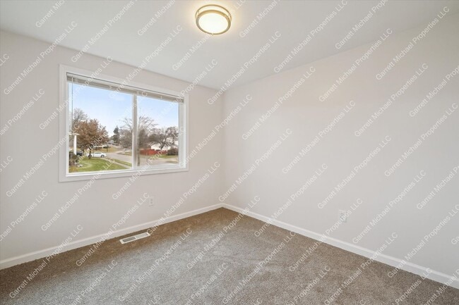 Building Photo - Fully Remodeled 4-Bedroom Home in Desirable Neighborhood in Pontiac for Rent!