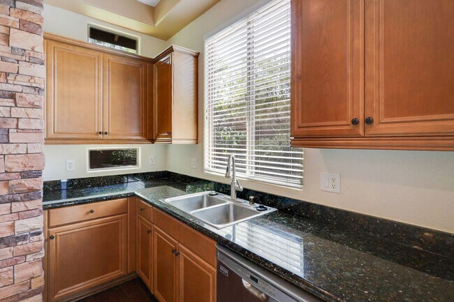 Building Photo - Summerlin Vistas Pool Home w/ Bed and Bath...