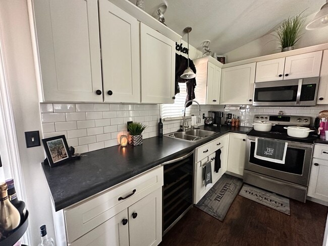 Primary Photo - 3 bedroom, 2 Full Bathroom Single Family H...