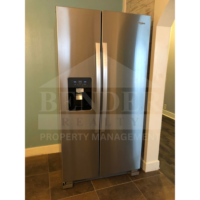 Building Photo - QUAINT, COZY SPACE