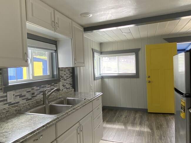 Building Photo - 2120 15th St