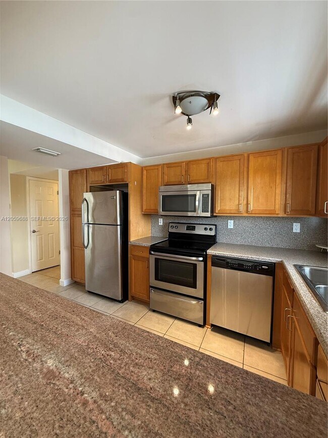 Building Photo - 137 Golden Isles Dr