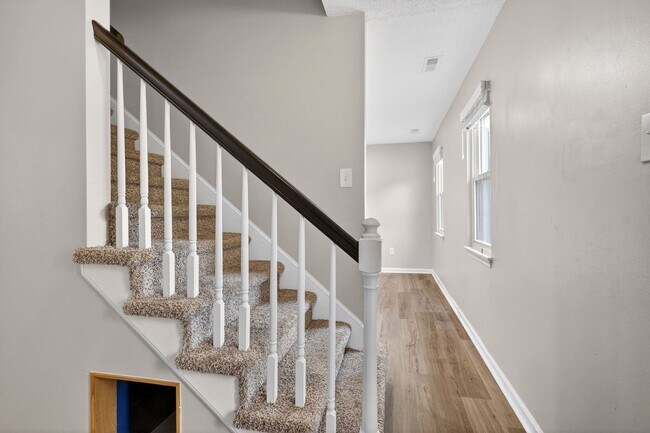 Building Photo - Virginia Beach Gem – 3 Bed, 2.5 Bath with Fenced Yard & Modern Upgrades