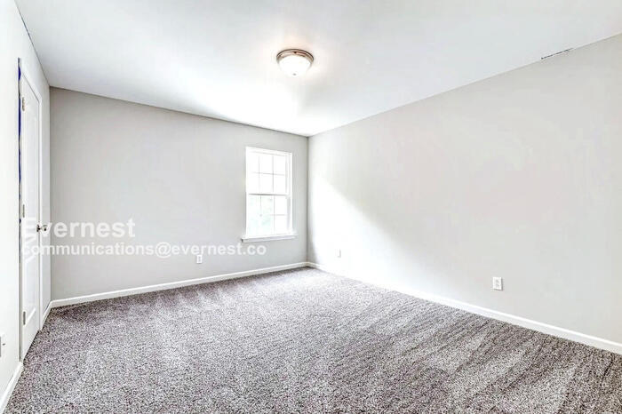 Building Photo - 5225 Southfork Blvd