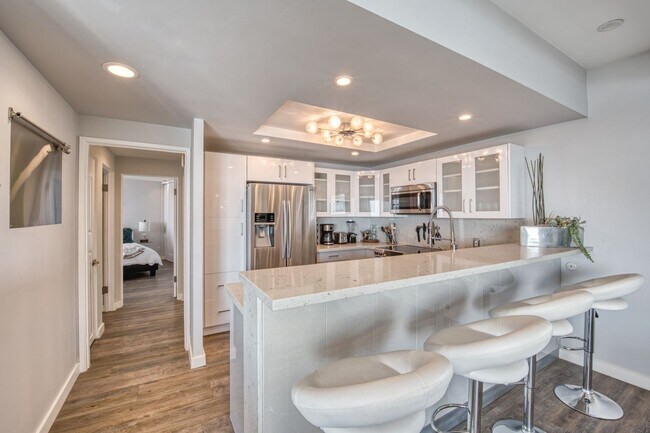 Building Photo - Get Ready for the Boat Parade! Gorgeous Home in Secured High-rise Building With Breathtaking Bay ...