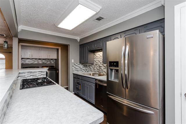 Building Photo - 2517 Rosewood Dr