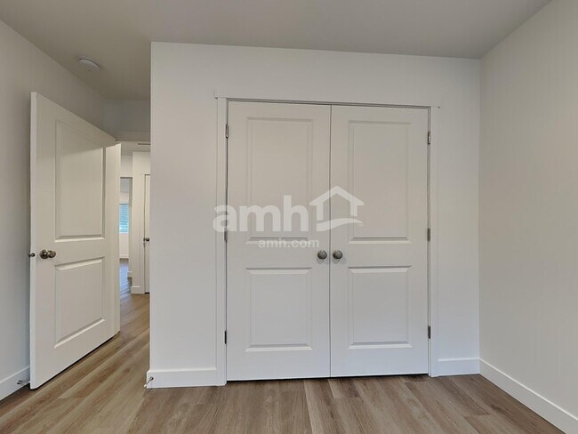 Building Photo - 9397 W Shumard St