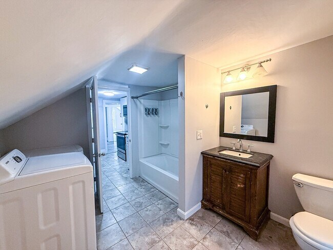 Building Photo - 18 Ellsworth St