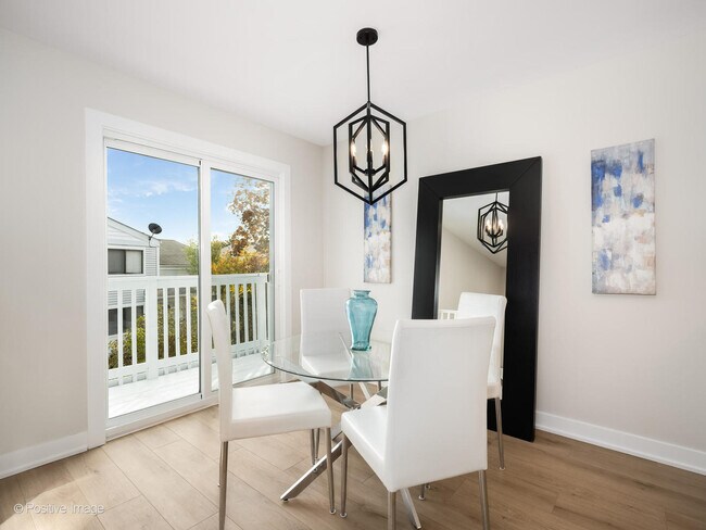 Building Photo - 823 Cambridge Pl