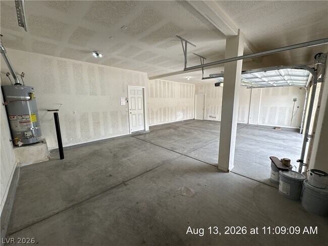 Building Photo - 2768 Craigmillar St
