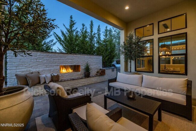 Building Photo - 709 W Pleasant Oak Trl