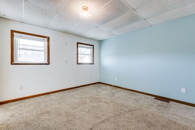 Building Photo - 39 Allen St