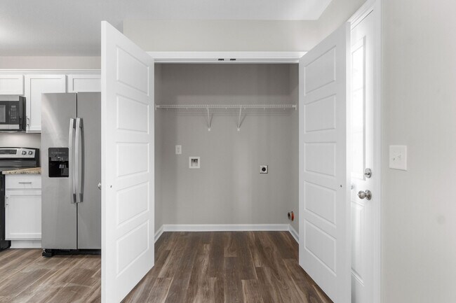 Building Photo - 103 Holland Dr.