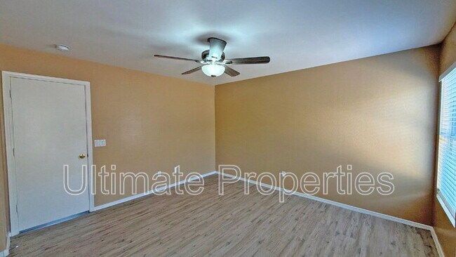 Building Photo - 12233 W Flores Dr