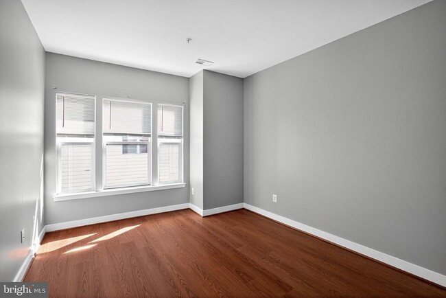 Building Photo - 12167 Waveland St