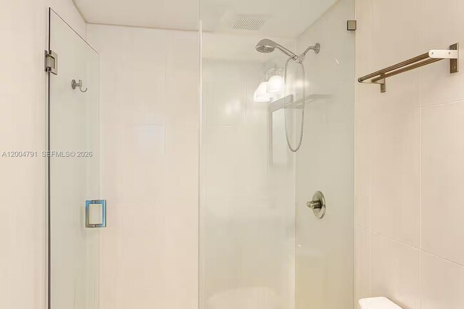 Building Photo - 1025 94th St