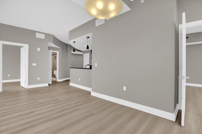 Building Photo - 101 S Eola Dr