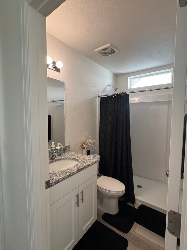 Building Photo - 10339 Vaughn Way