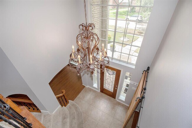 Building Photo - 2109 Enchanted Lake Dr