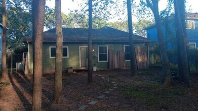 Building Photo - Completely Renovated House with a Forest a...