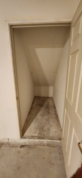 Building Photo - 10085 W Lisbon Ave