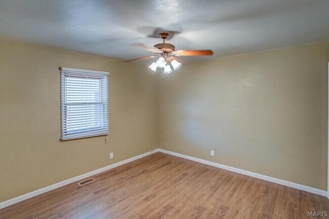 Building Photo - 308 Bobbie Dr