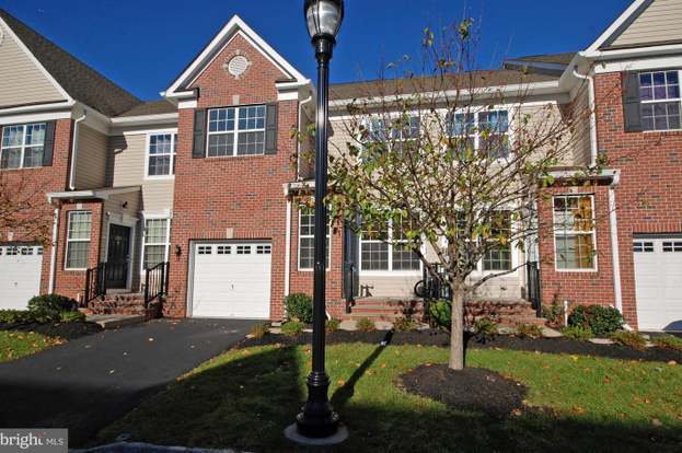 Building Photo - 2319 Berkshire Ln