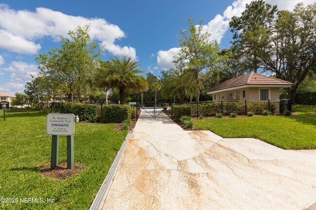 Building Photo - 212 Island Green Dr