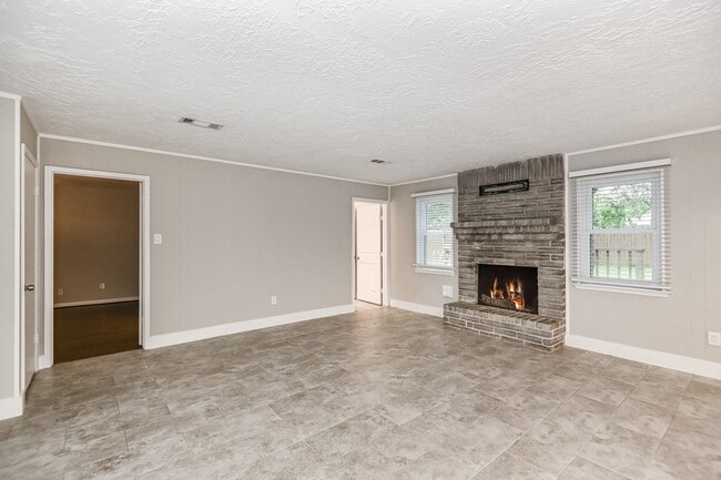 Building Photo - 7923 Dawnridge Dr