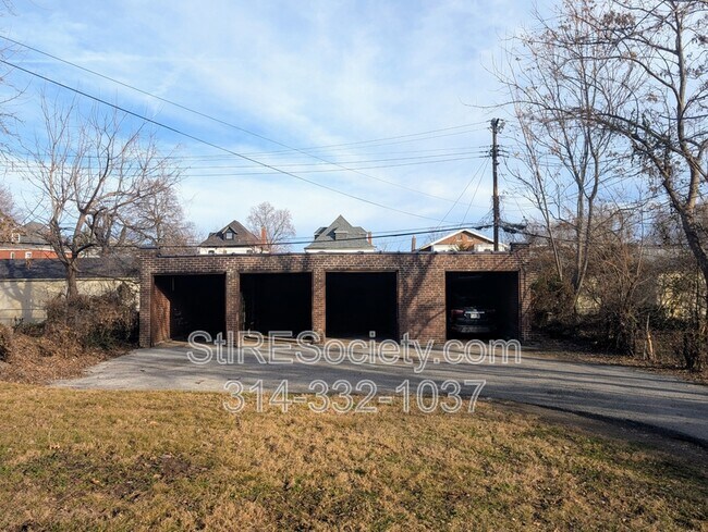 Building Photo - 4931 Magnolia Ave