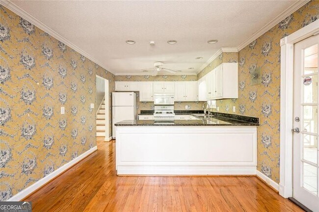 Building Photo - 1784 Halbro Dr