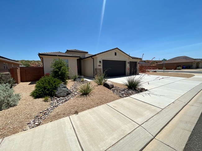 Building Photo - Beautiful Pet-Friendly Home in Hurricane