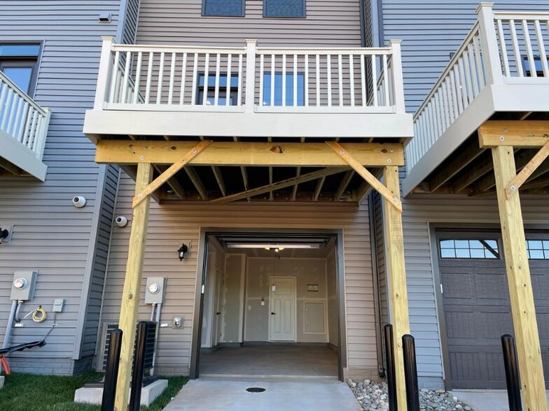 Primary Photo - 2654 Jetstream Rd