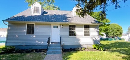 Building Photo - 601 Uhler Ave